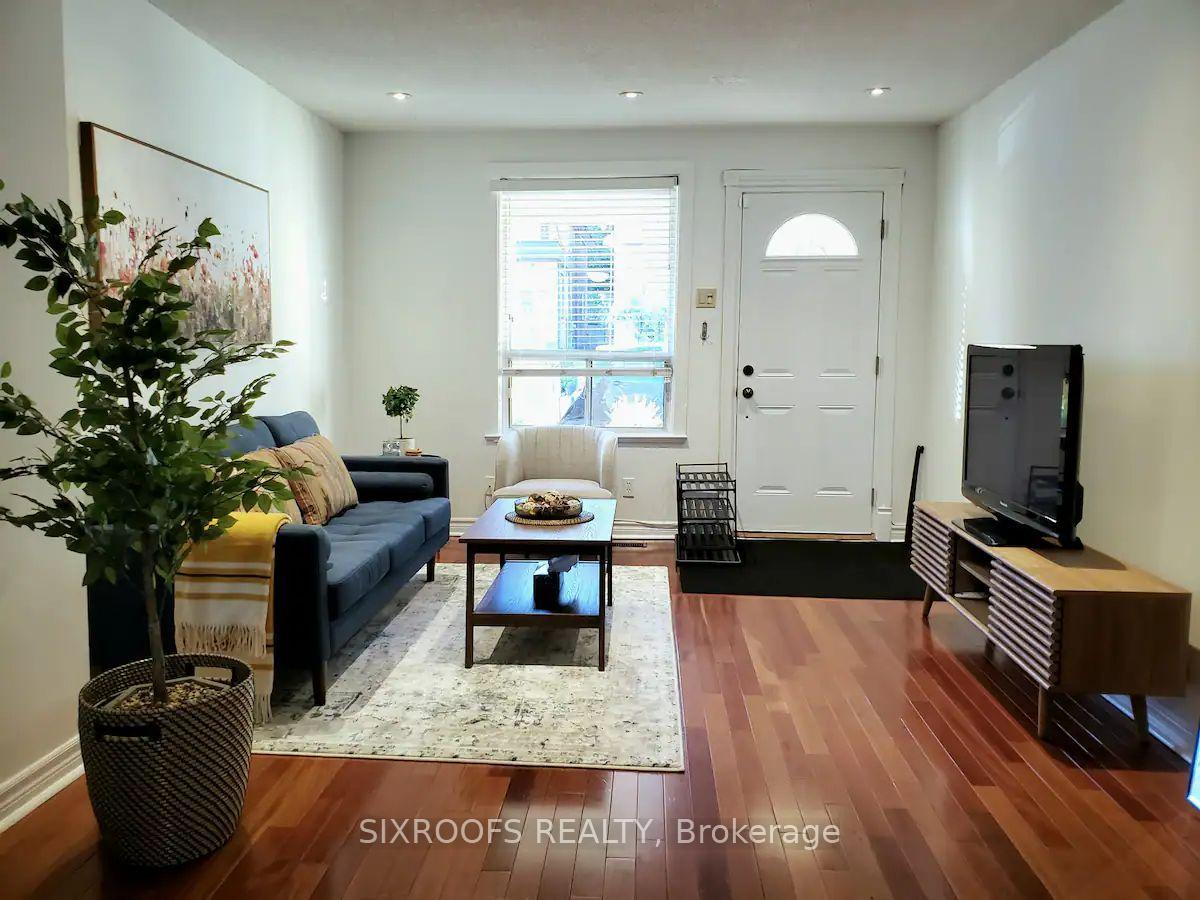 Photo 3 of 29 Dunkirk Road, Toronto, Danforth Village-East York — HOMEH