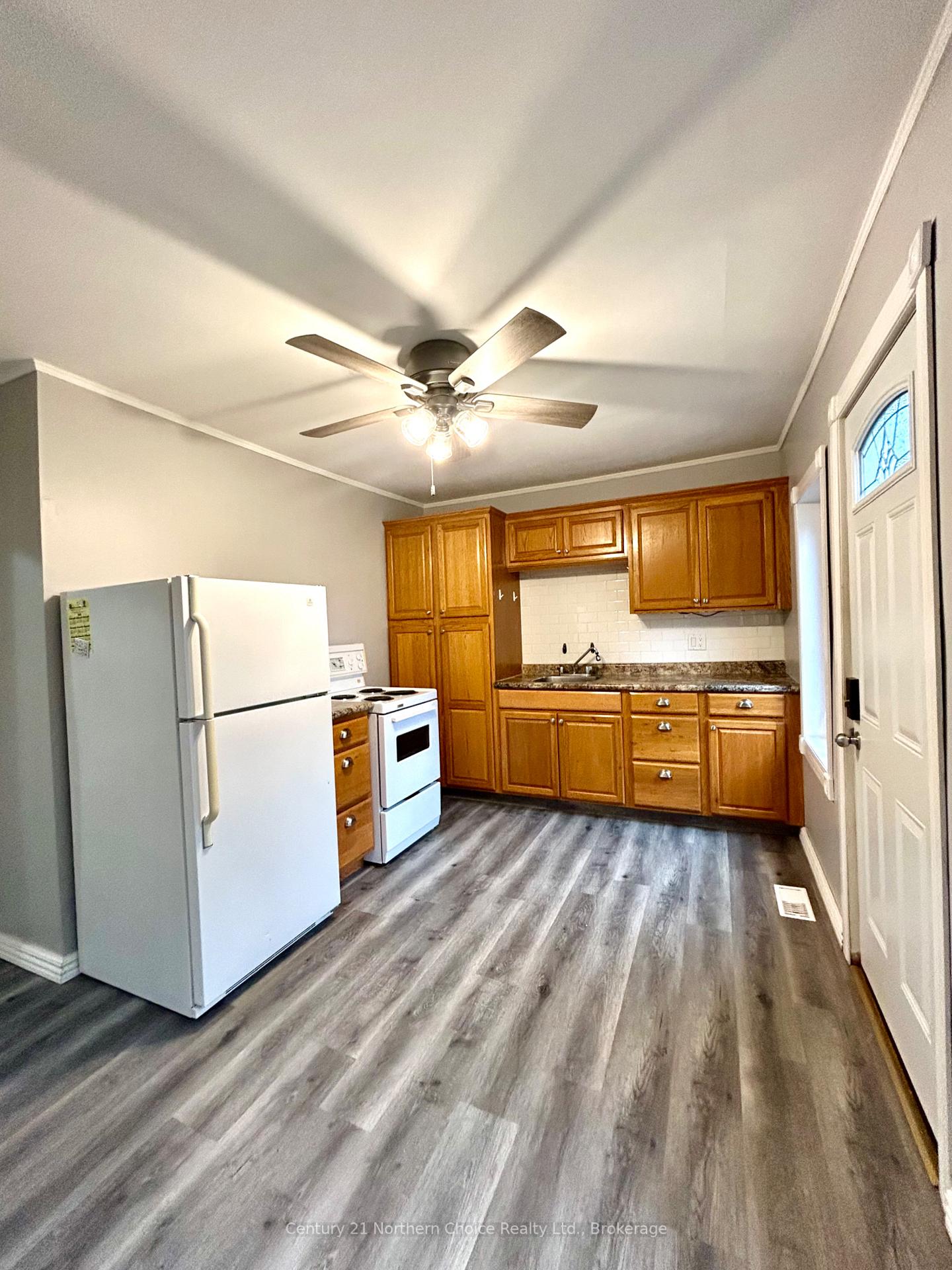 Photo 2 of 412 Third Street W, Fort Frances — HOMEH