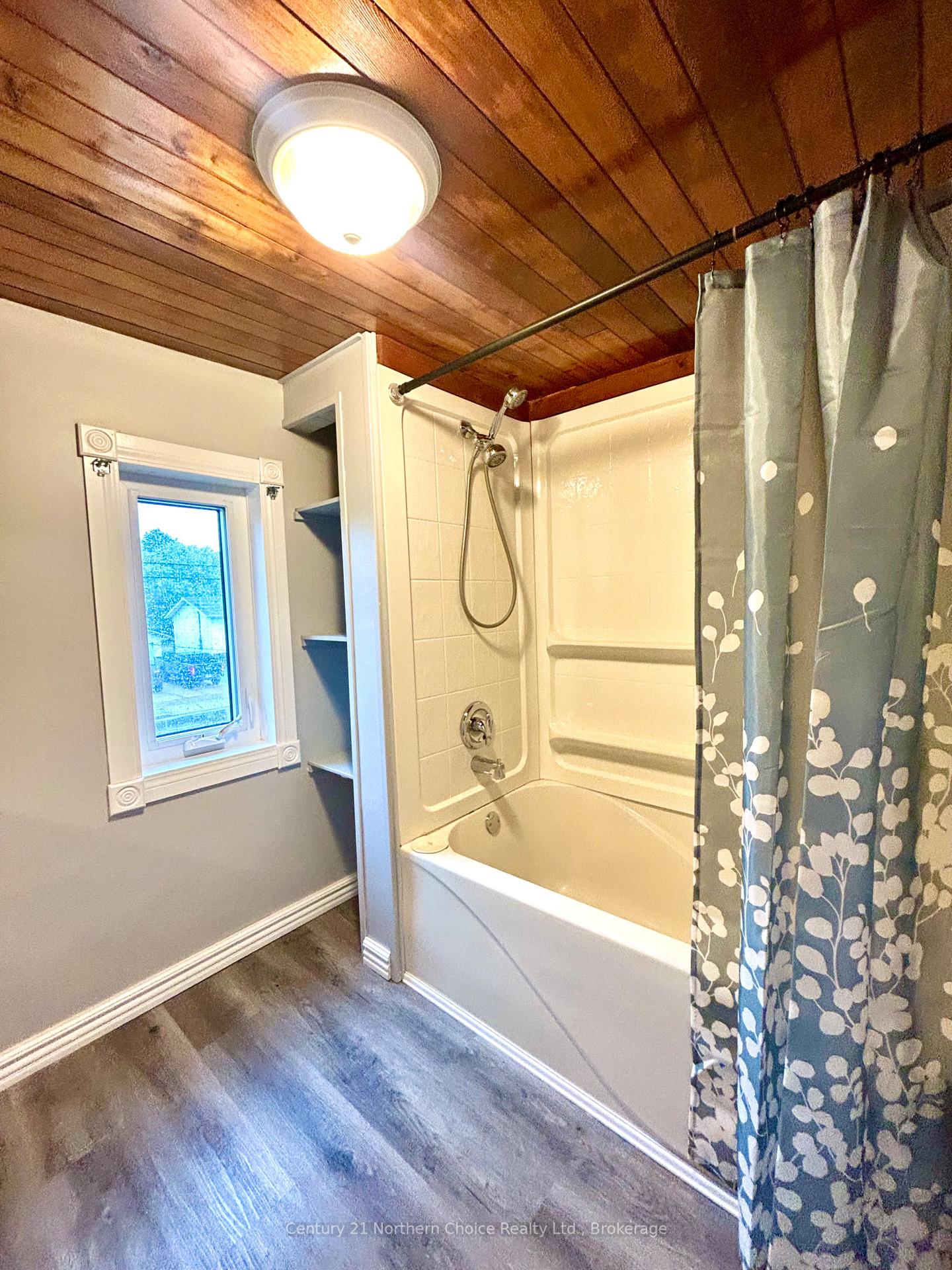 Photo 18 of 412 Third Street W, Fort Frances — HOMEH