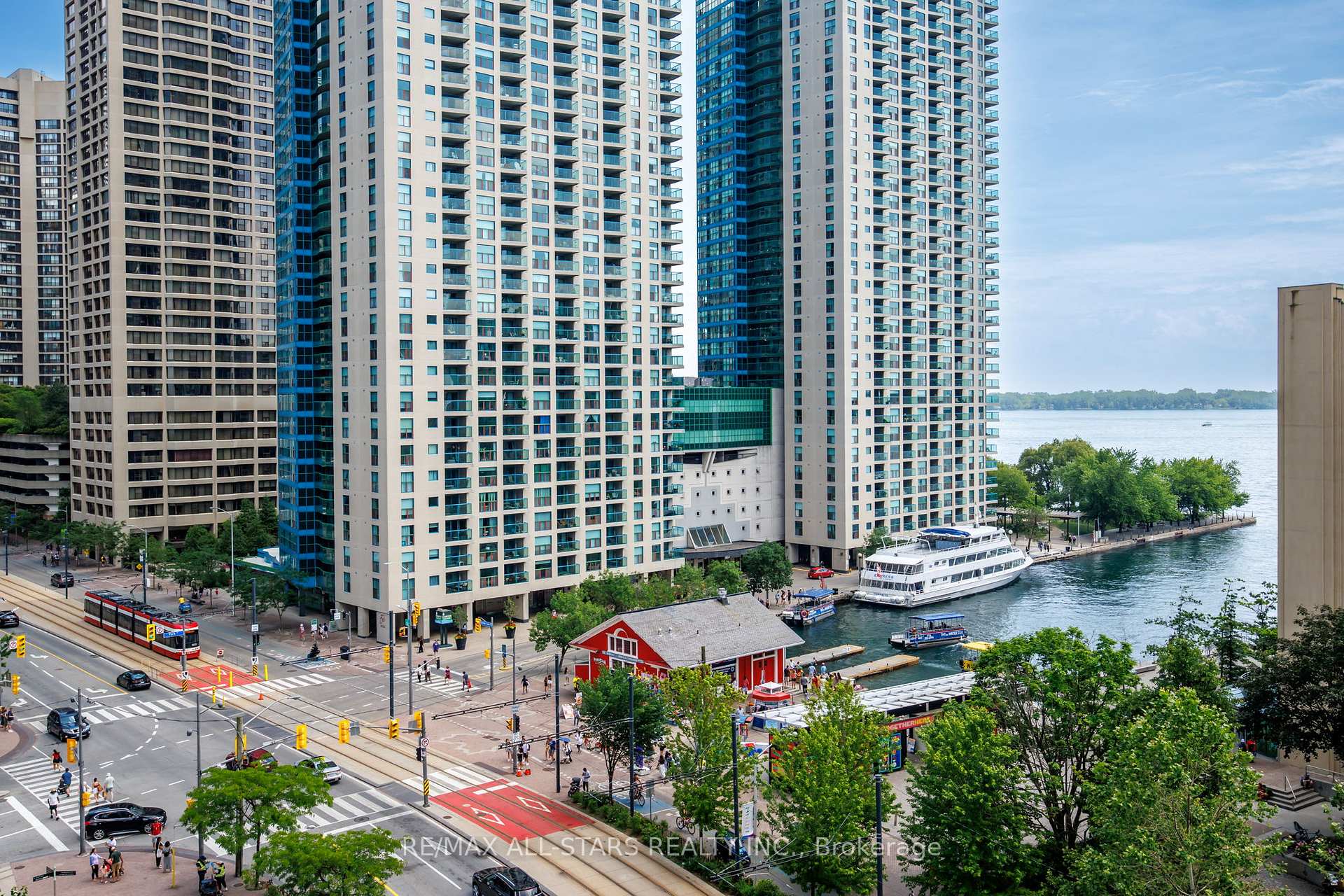 Photo 1 of Unit 804, 208 Queens Quay W, Toronto, Waterfront Communities — HOMEH