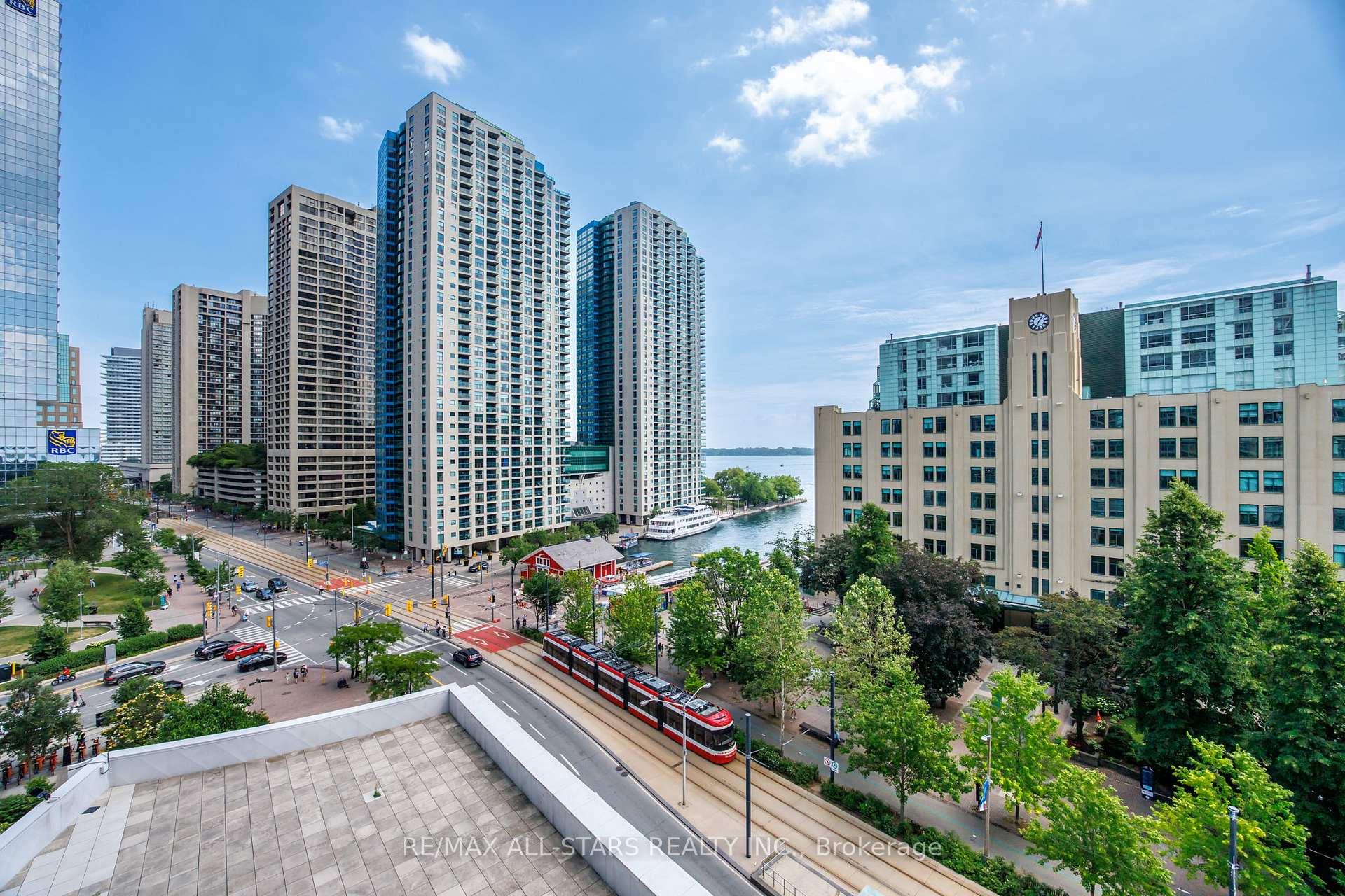 Photo 5 of Unit 804, 208 Queens Quay W, Toronto, Waterfront Communities — HOMEH
