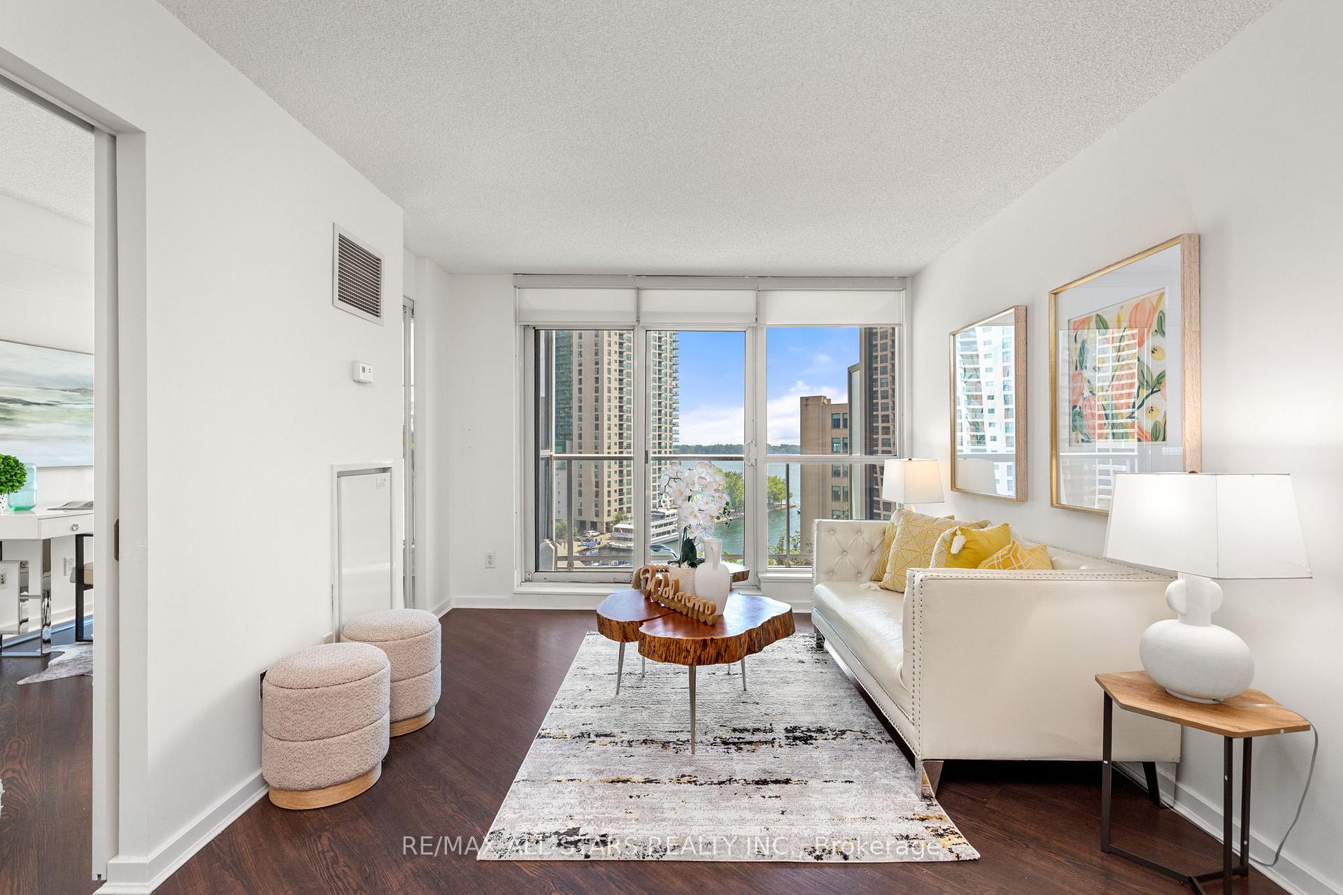 Photo 6 of Unit 804, 208 Queens Quay W, Toronto, Waterfront Communities — HOMEH