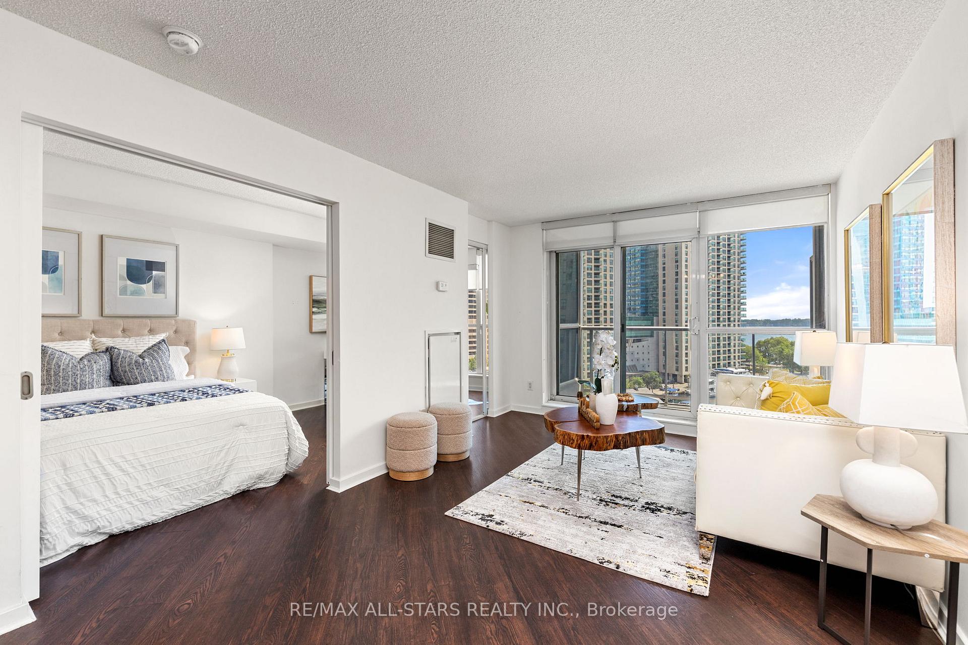 Photo 12 of Unit 804, 208 Queens Quay W, Toronto, Waterfront Communities — HOMEH