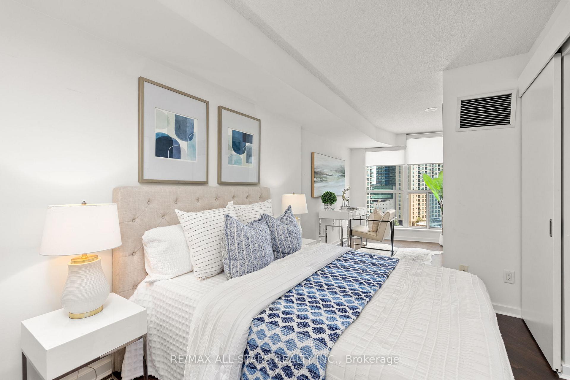 Photo 18 of Unit 804, 208 Queens Quay W, Toronto, Waterfront Communities — HOMEH