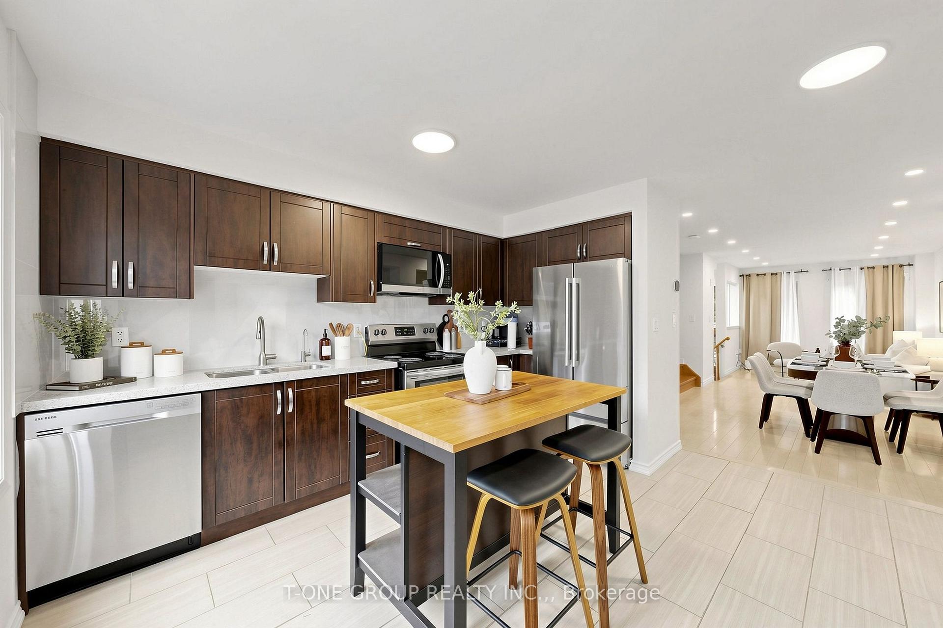 Photo 10 of 733 Cornell Rouge Boulevard, Markham, Cornell — HOMEH