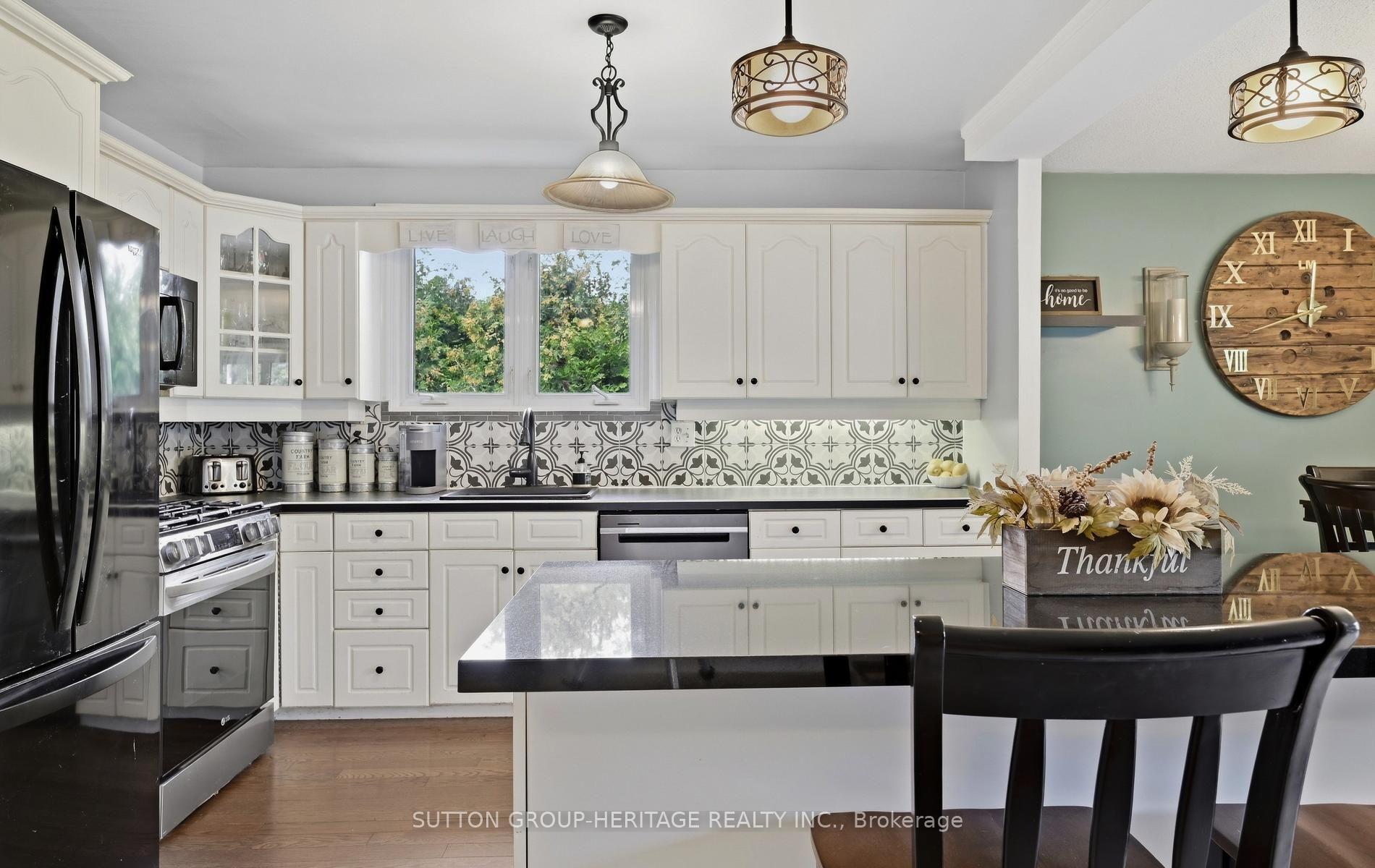 Photo 6 of 20 Strathy Road, Ajax, South East — HOMEH