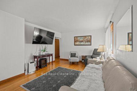 Photo 10 of 547 Albert Street, Peterborough, Town Ward 3 — HOMEH