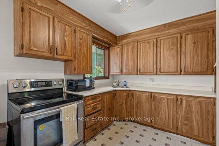 Photo 13 of 547 Albert Street, Peterborough, Town Ward 3 — HOMEH