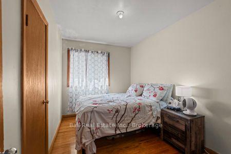 Photo 16 of 547 Albert Street, Peterborough, Town Ward 3 — HOMEH
