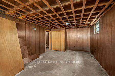 Photo 29 of 547 Albert Street, Peterborough, Town Ward 3 — HOMEH
