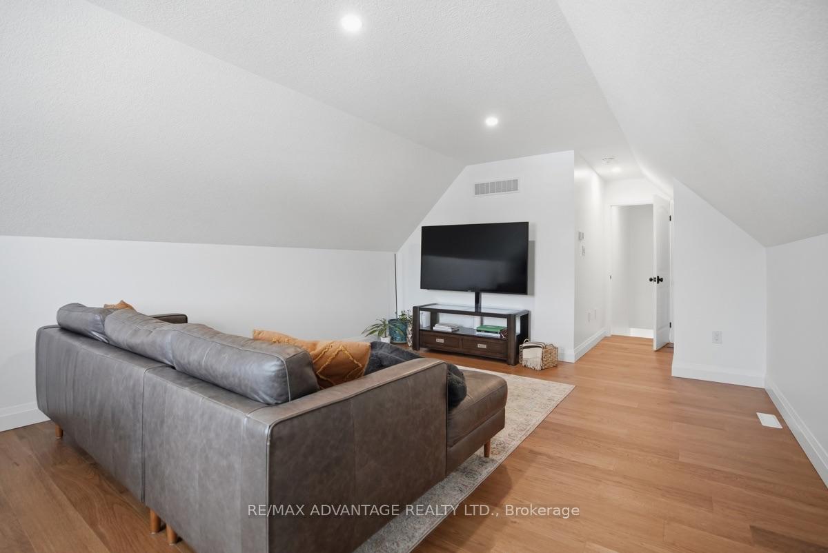 Photo 29 of 177 Martin Road, Middlesex Centre, Delaware Town — HOMEH