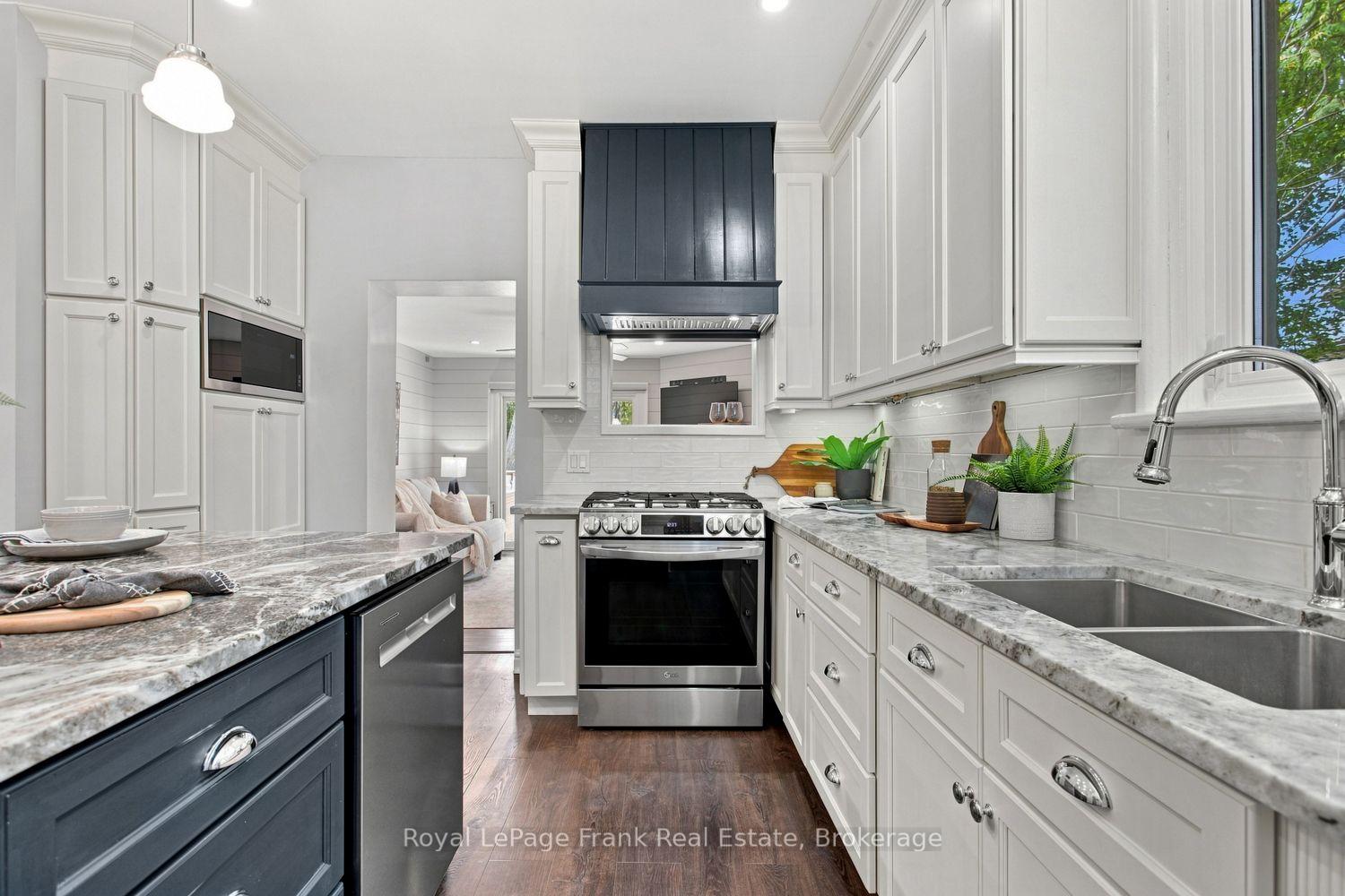 Photo 12 of 26 York Street, Brock, Cannington — HOMEH