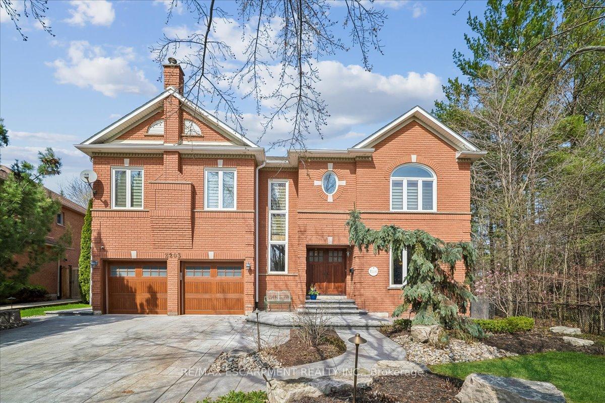 Photo of 2203 Winding Woods Drive