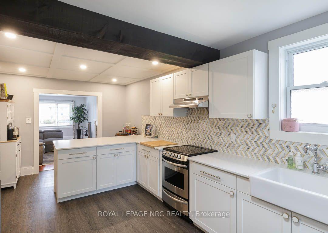 Photo 3 of 241 Vine Street, St. Catharines, Fairview — HOMEH