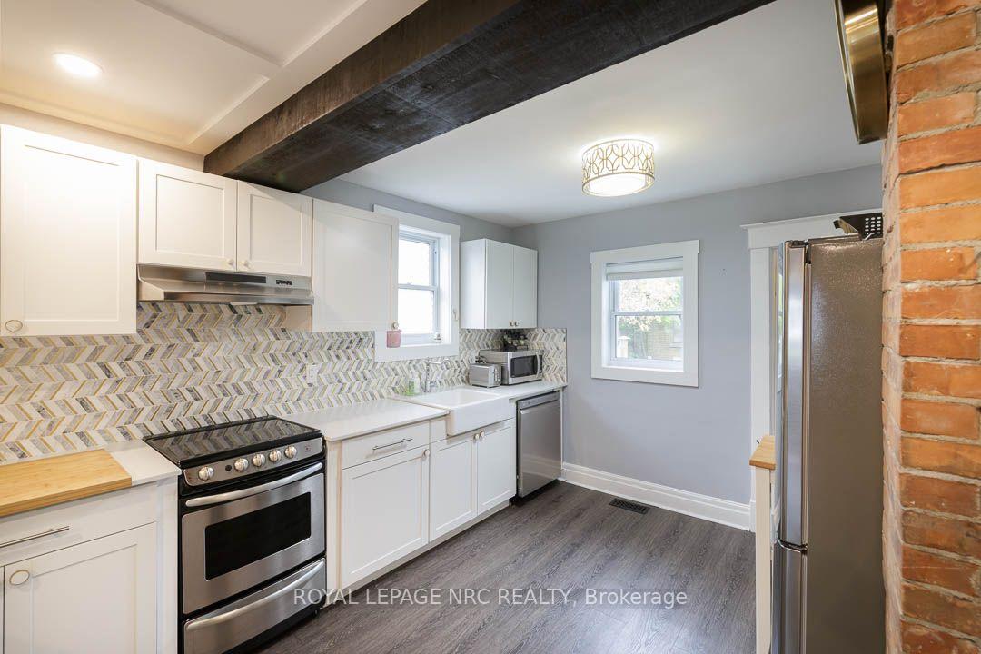 Photo 5 of 241 Vine Street, St. Catharines, Fairview — HOMEH
