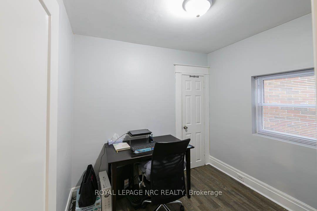 Photo 10 of 241 Vine Street, St. Catharines, Fairview — HOMEH