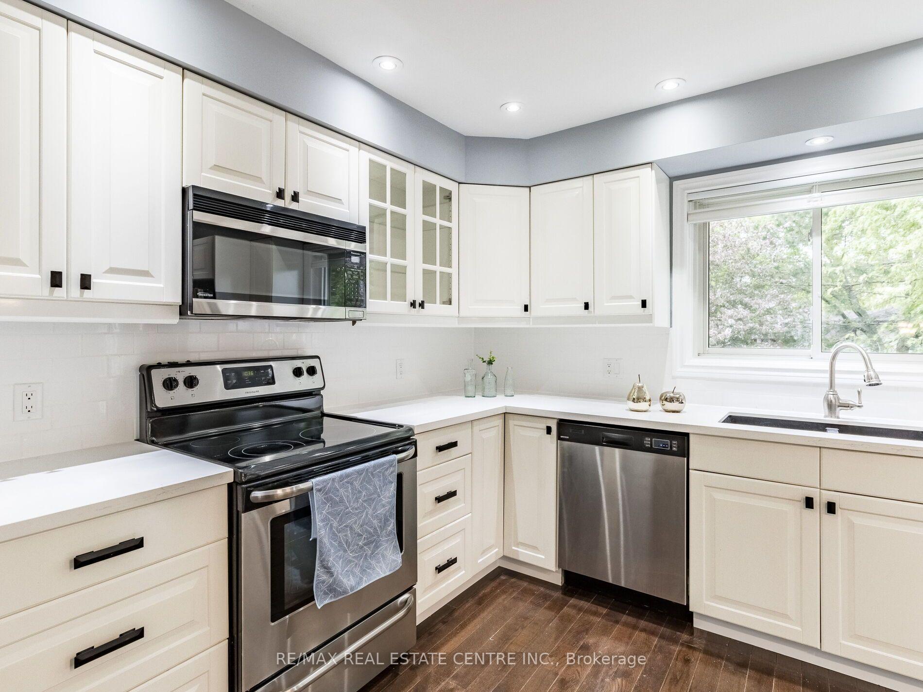Photo 8 of 28 Teskey Court, Collingwood — HOMEH