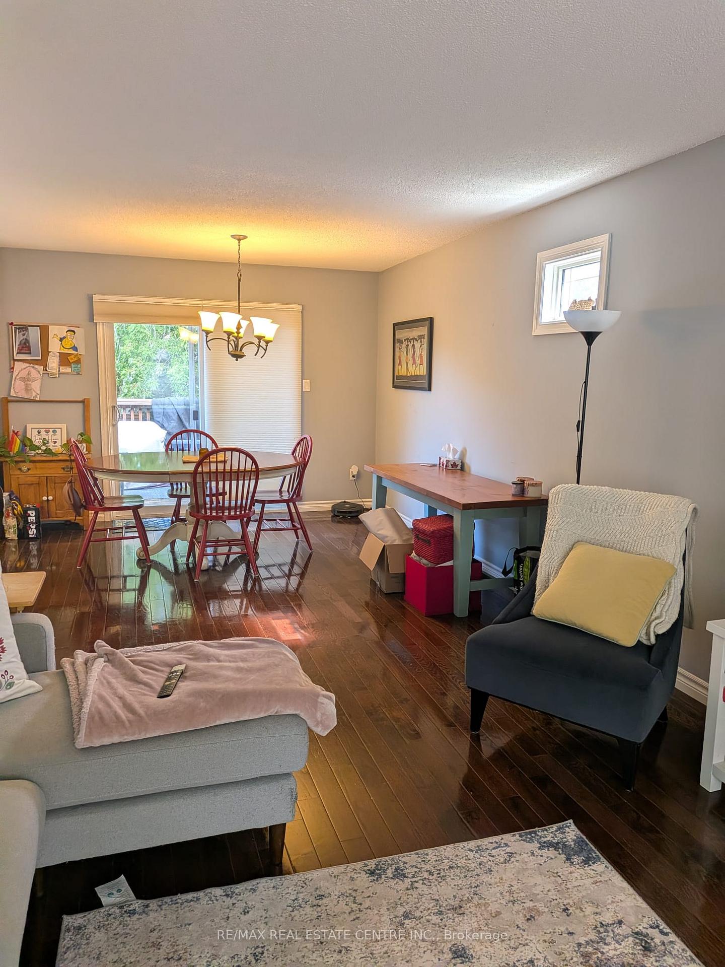 Photo 13 of 28 Teskey Court, Collingwood — HOMEH