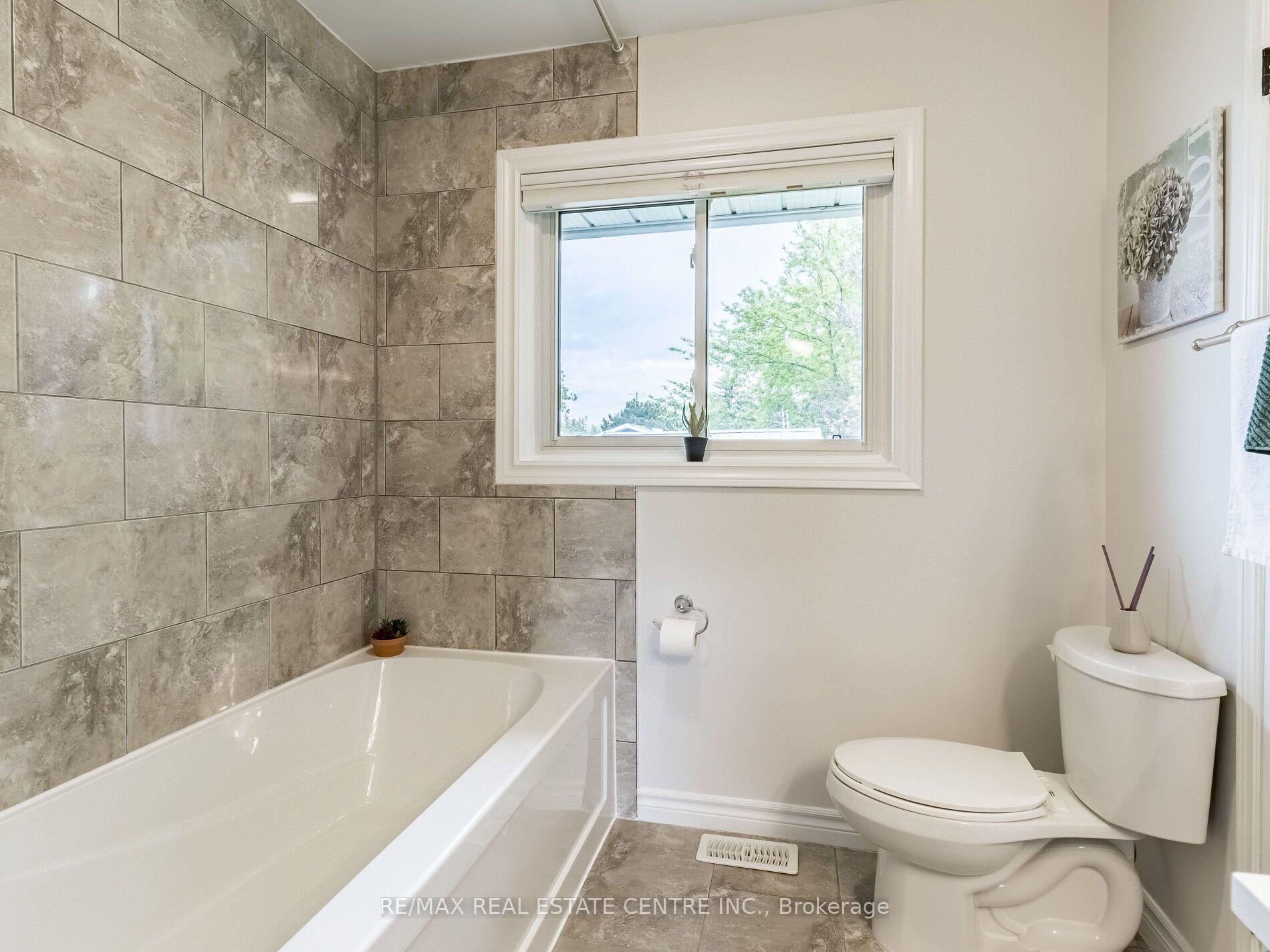 Photo 24 of 28 Teskey Court, Collingwood — HOMEH