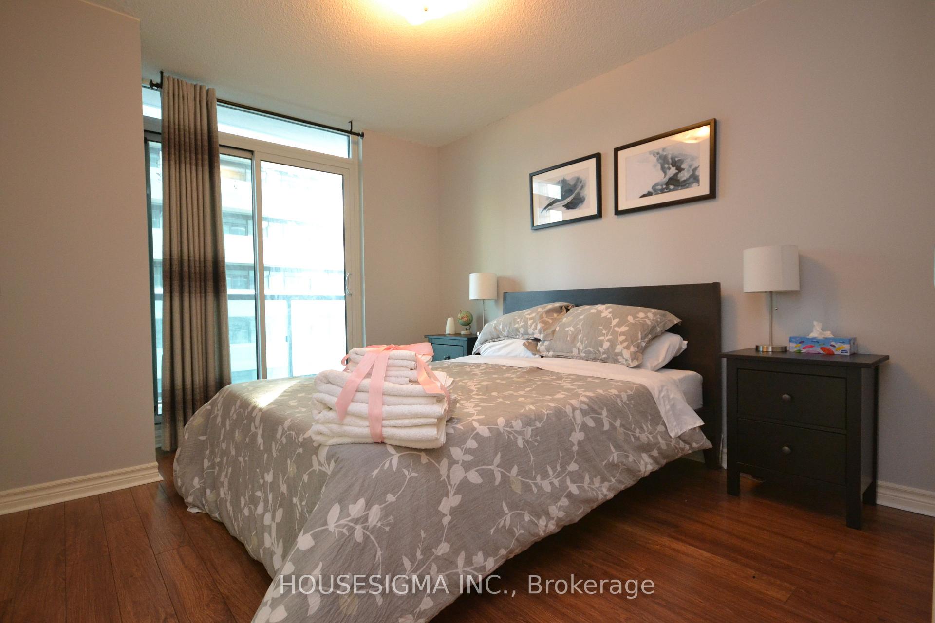Photo 8 of Unit 1507, 19 Grand Trunk Crescent, Toronto, Waterfront Communities — HOMEH