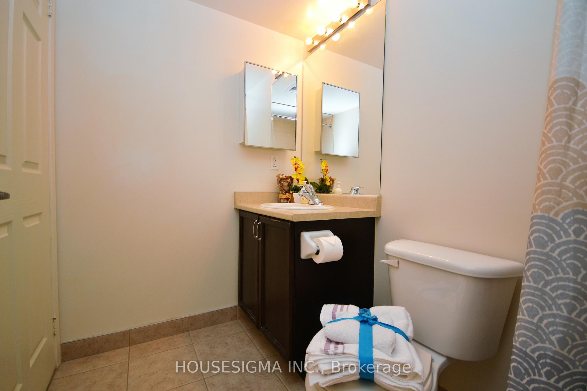 Photo 15 of Unit 1507, 19 Grand Trunk Crescent, Toronto, Waterfront Communities — HOMEH