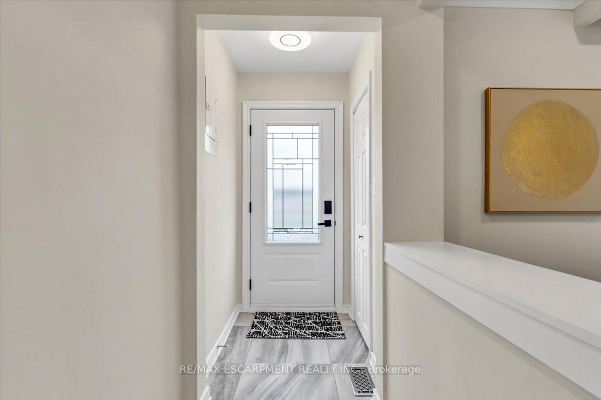 Photo 2 of Unit Upper, 58 Columbia Drive, Hamilton, Buchanan — HOMEH