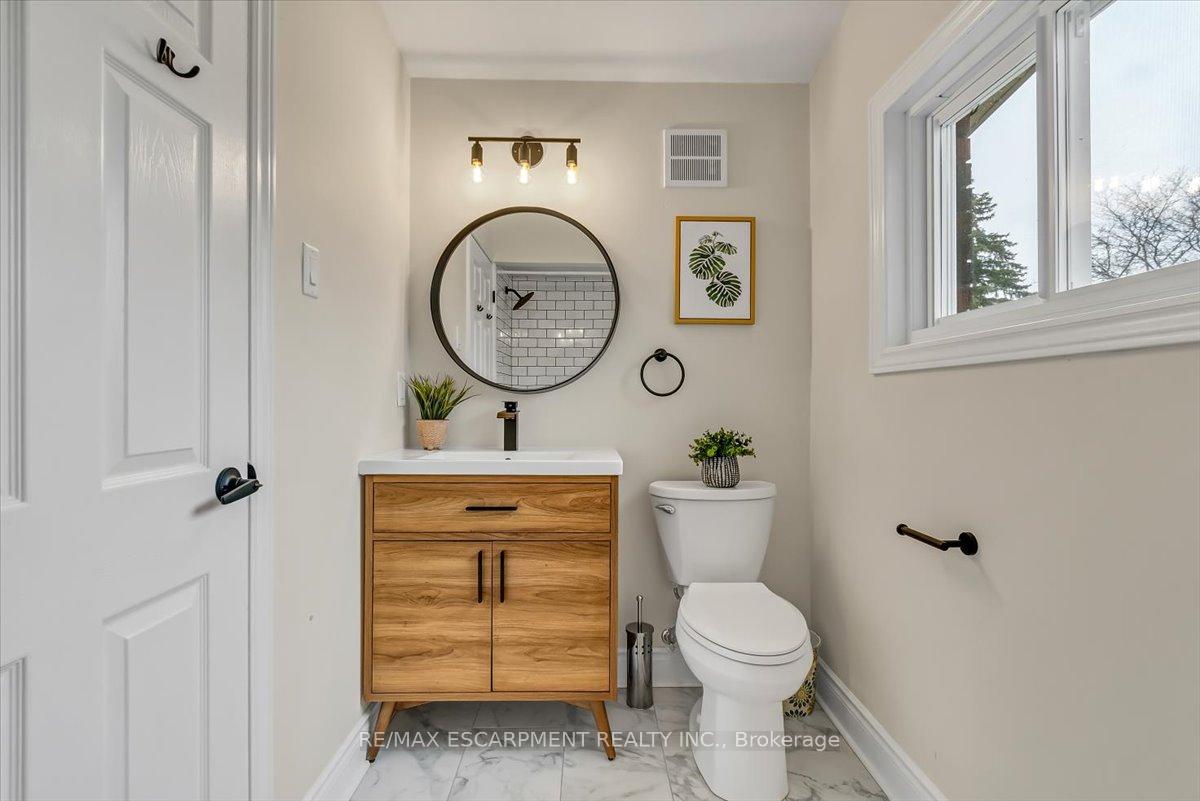 Photo 15 of Unit Upper, 58 Columbia Drive, Hamilton, Buchanan — HOMEH