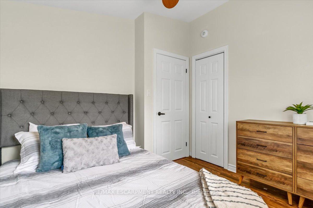 Photo 18 of Unit Upper, 58 Columbia Drive, Hamilton, Buchanan — HOMEH