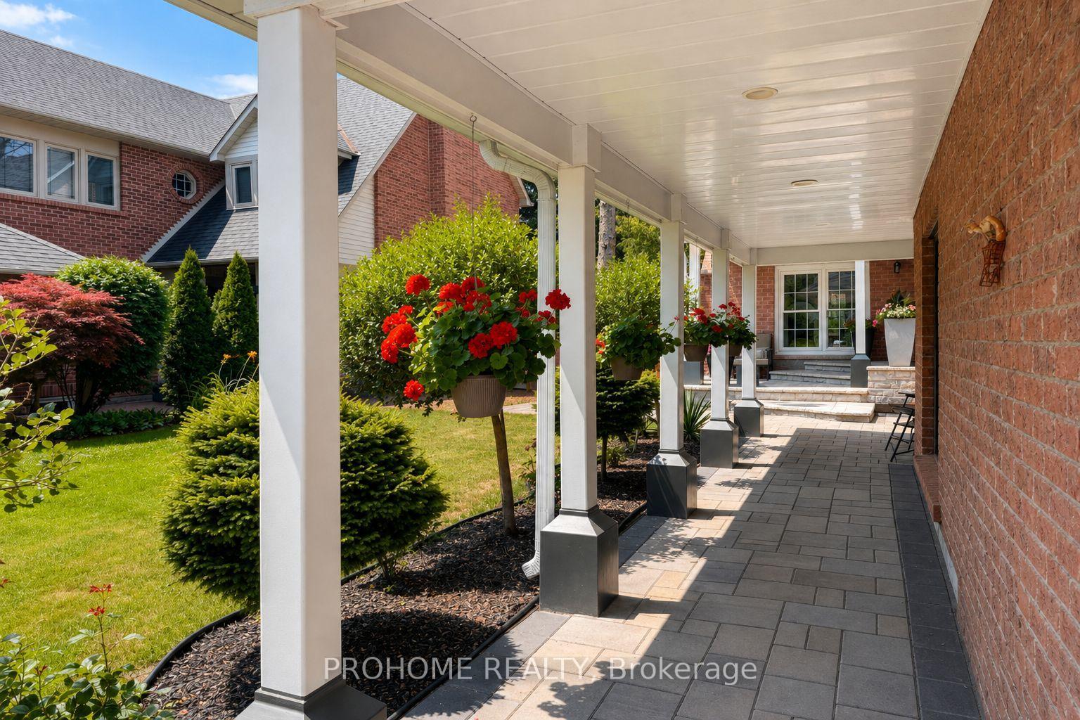 Photo 3 of 43 Rosemead Close, Markham, Unionville — HOMEH