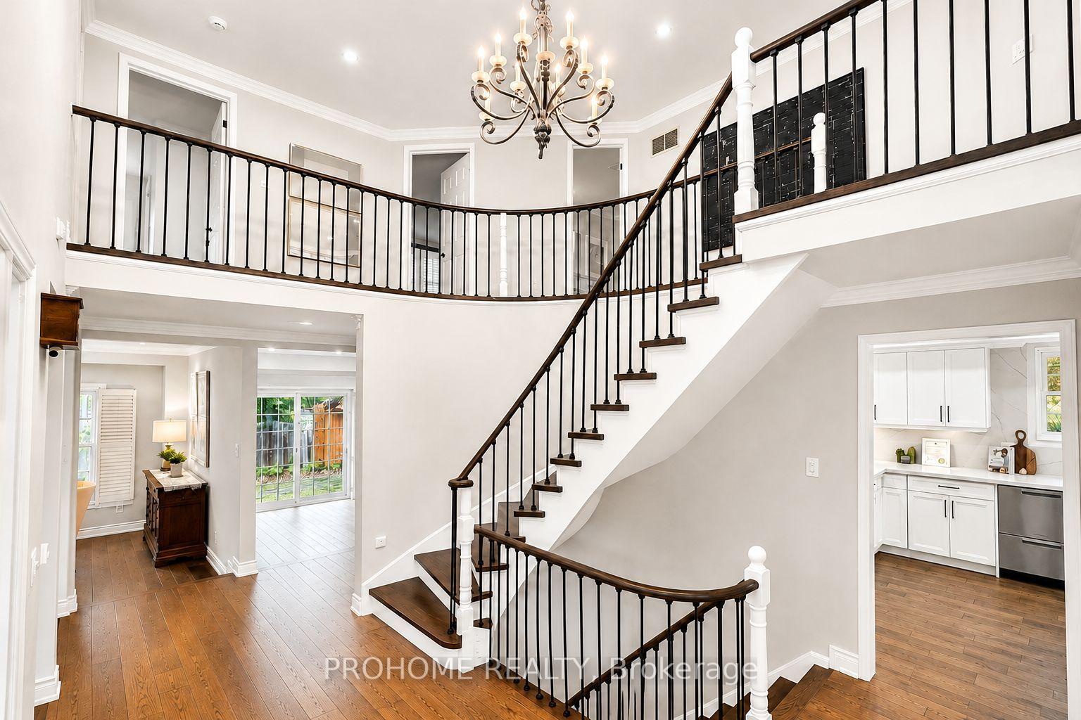 Photo 6 of 43 Rosemead Close, Markham, Unionville — HOMEH
