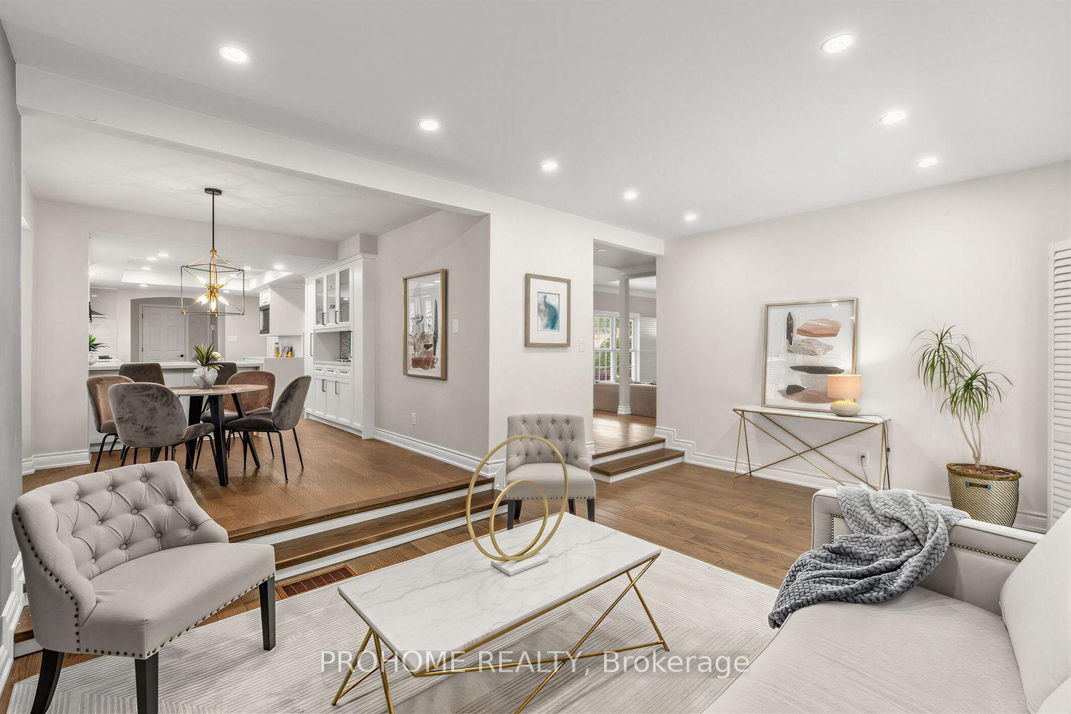 Photo 10 of 43 Rosemead Close, Markham, Unionville — HOMEH