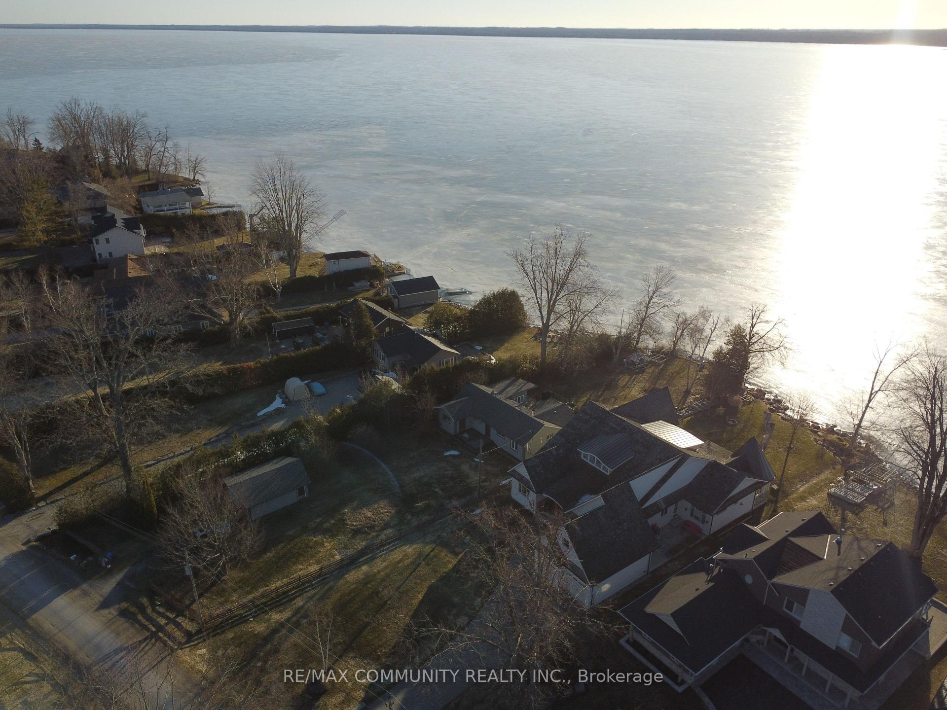 Photo 15 of 579 Duclos Point Road, Georgina, Pefferlaw — HOMEH