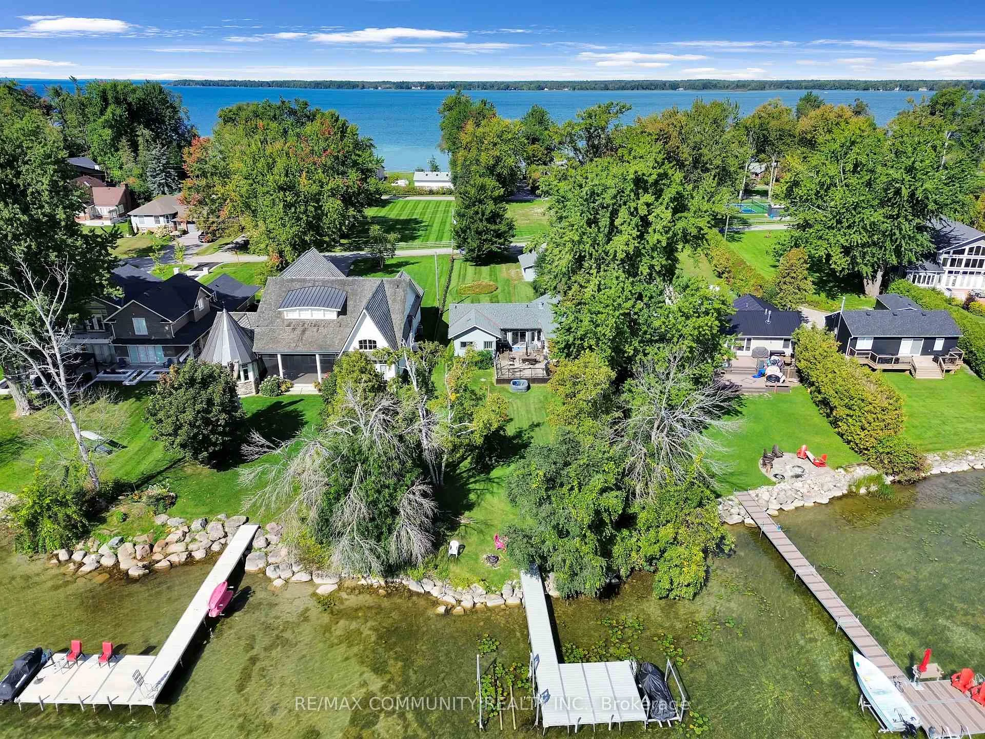 Photo 53 of 579 Duclos Point Road, Georgina, Pefferlaw — HOMEH