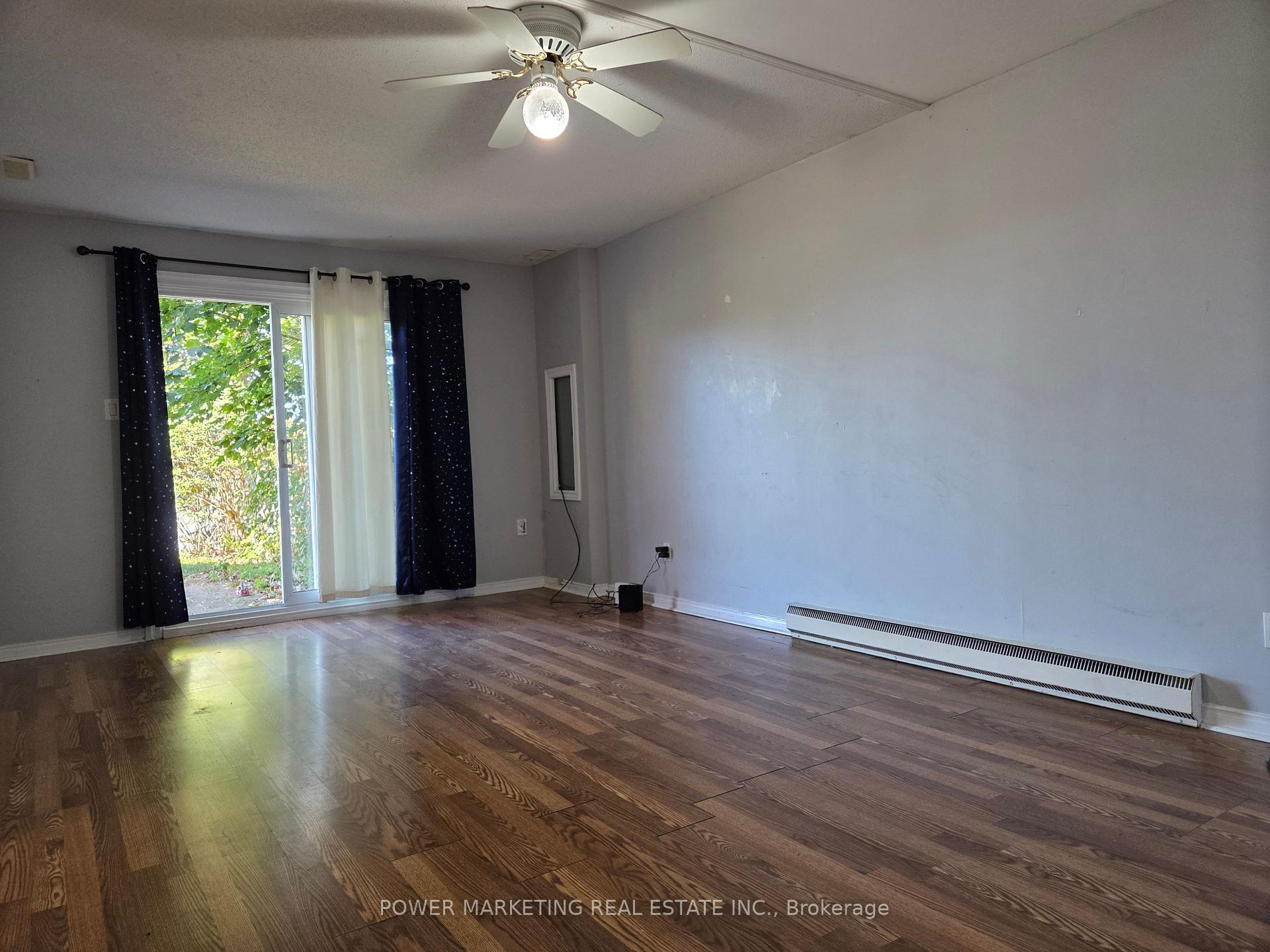 Photo 8 of Unit B, 81 Craig Henry Drive, Ottawa, Craig Henry/Woodvale — HOMEH