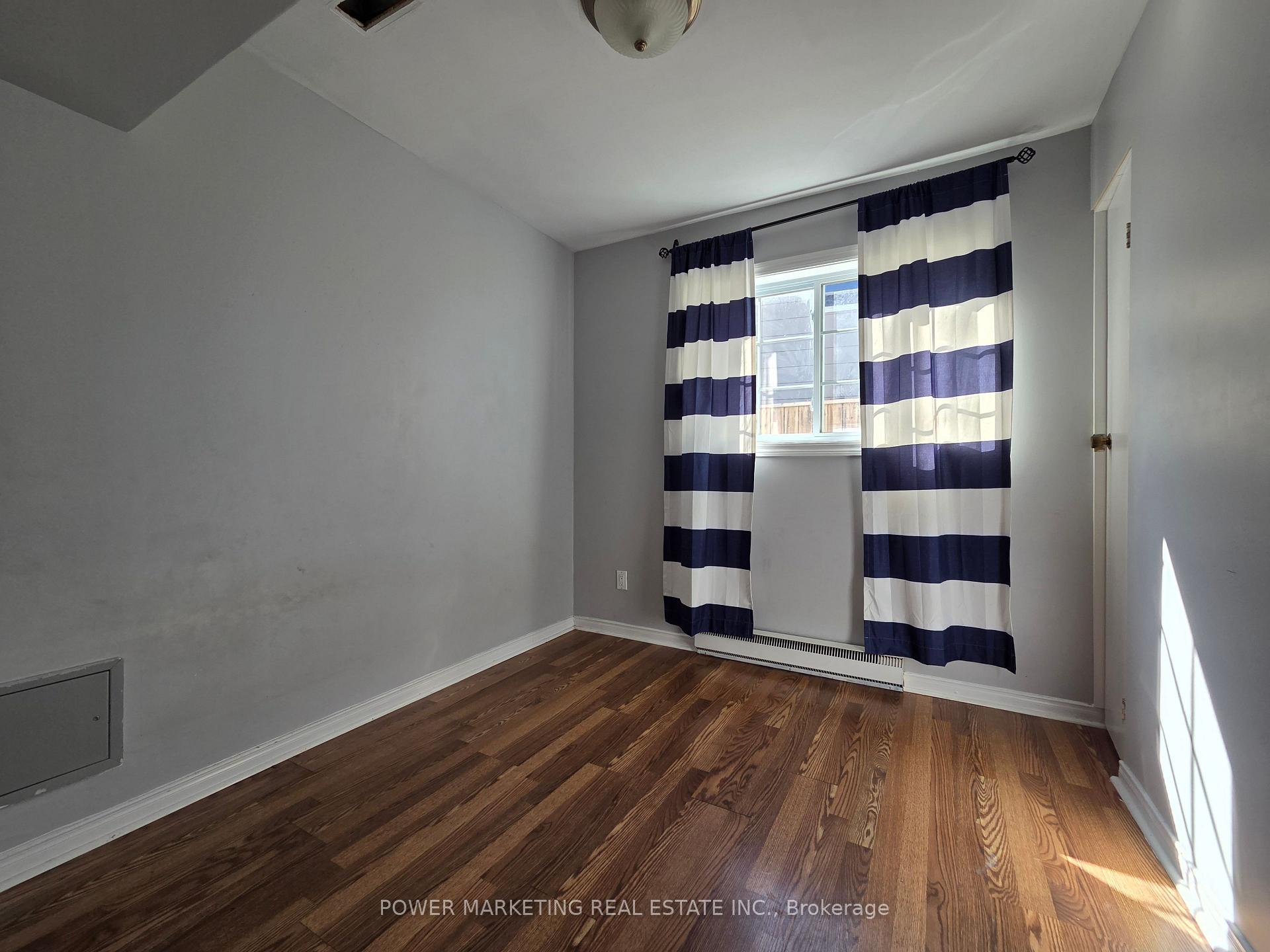 Photo 11 of Unit B, 81 Craig Henry Drive, Ottawa, Craig Henry/Woodvale — HOMEH