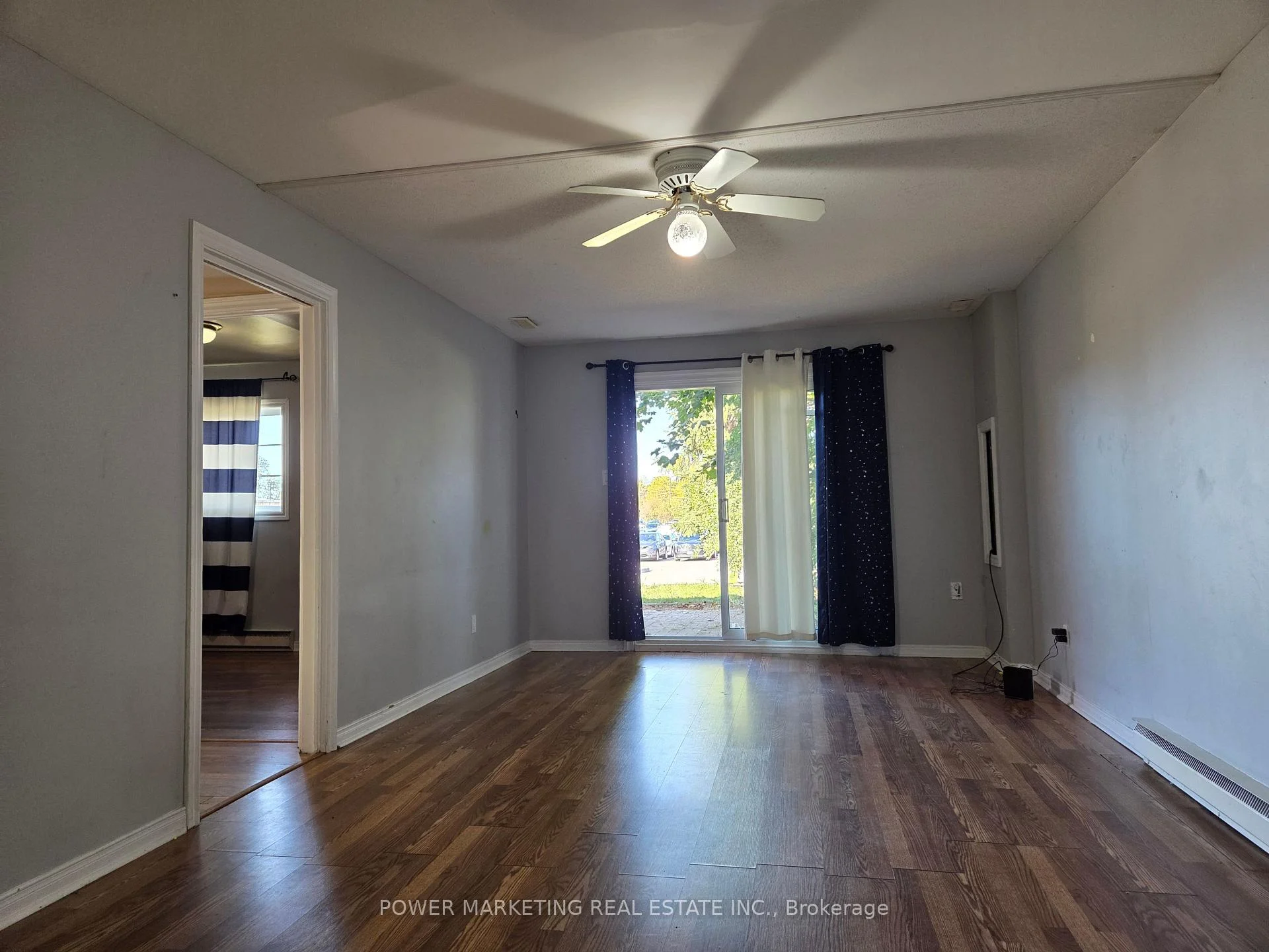 Photo 4 of Unit B, 81 Craig Henry Drive, Ottawa, Craig Henry/Woodvale — HOMEH