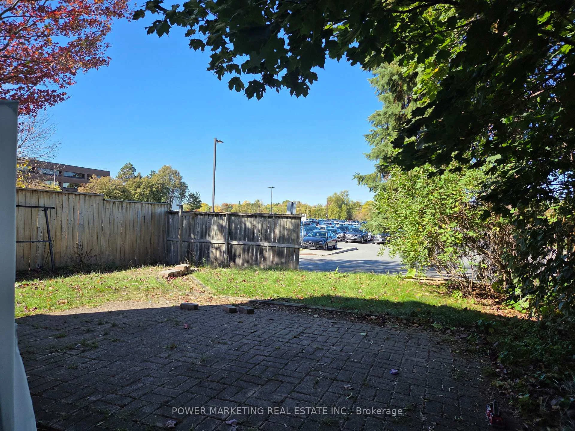 Photo 13 of Unit B, 81 Craig Henry Drive, Ottawa, Craig Henry/Woodvale — HOMEH