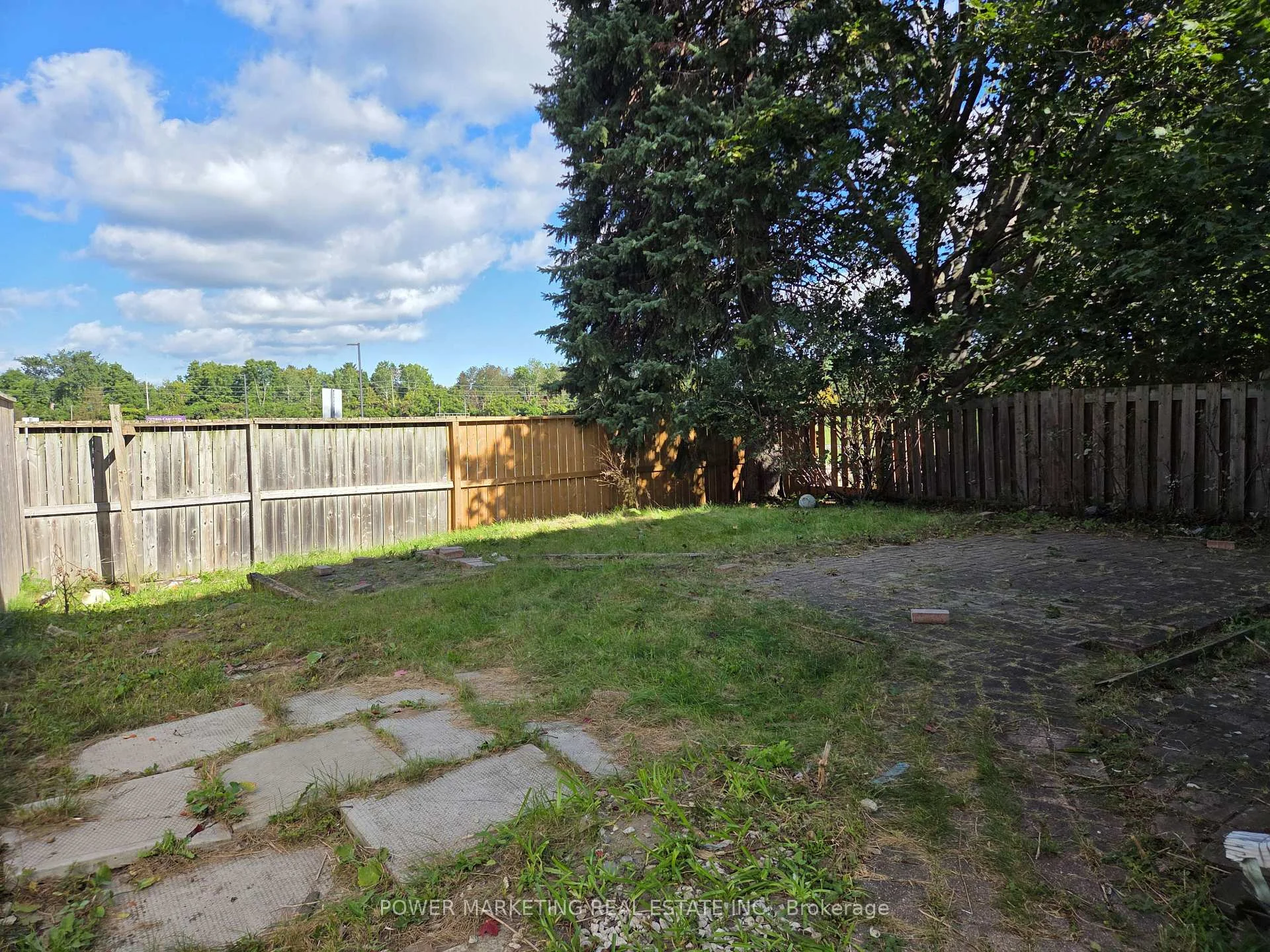 Photo 15 of Unit B, 81 Craig Henry Drive, Ottawa, Craig Henry/Woodvale — HOMEH