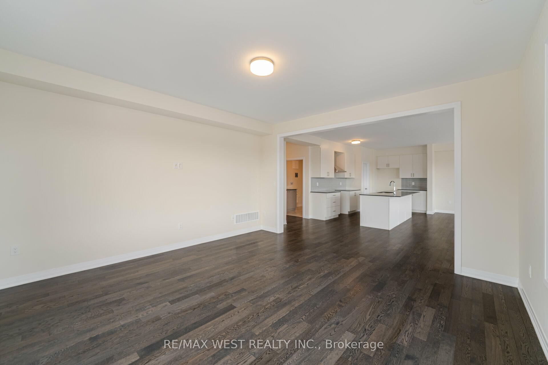 Photo 23 of 120 Settlers Road E, Oakville, Glenorchy — HOMEH