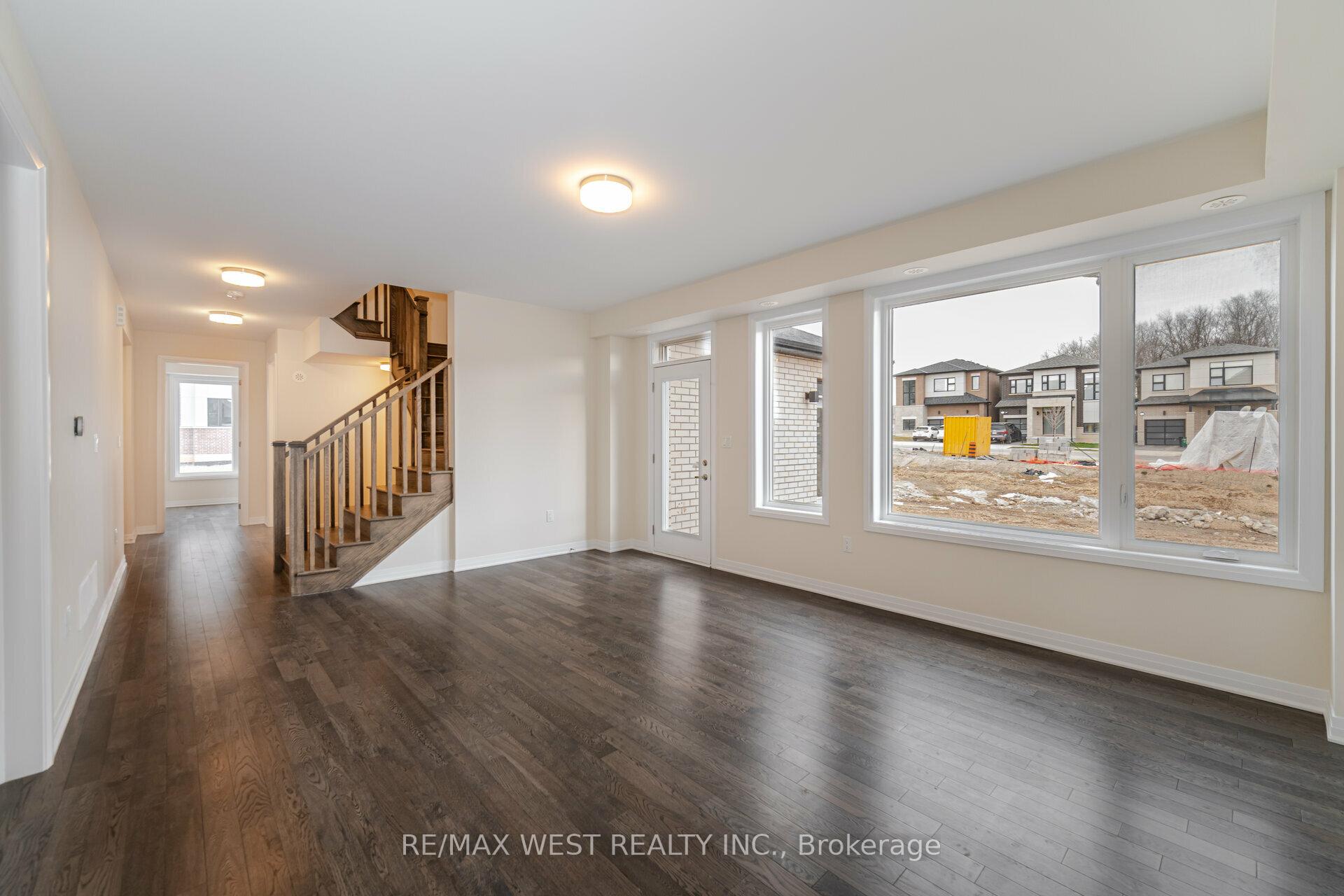 Photo 35 of 120 Settlers Road E, Oakville, Glenorchy — HOMEH