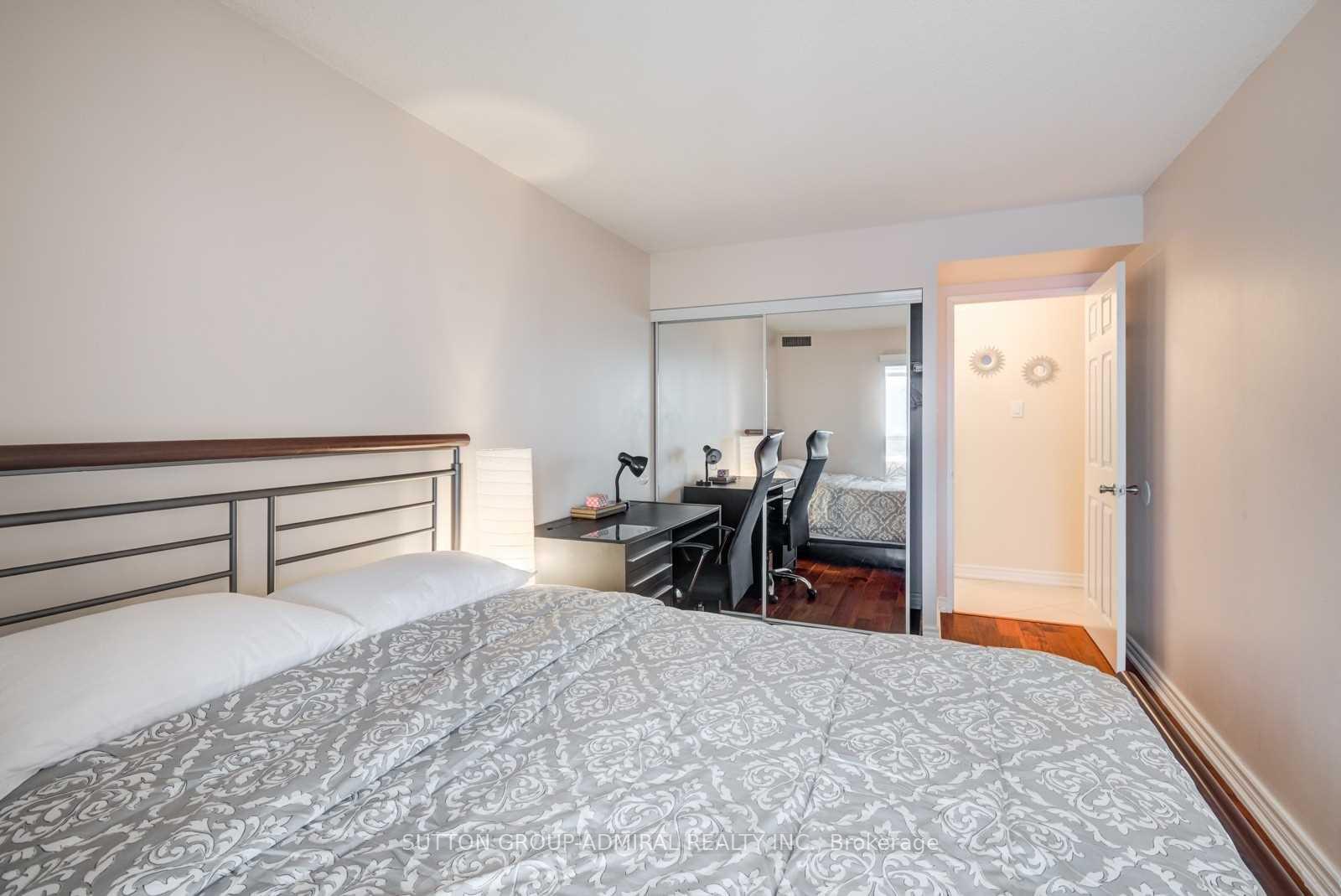 Photo 10 of Unit 807, 5460 Yonge Street, North York, Willowdale West — HOMEH