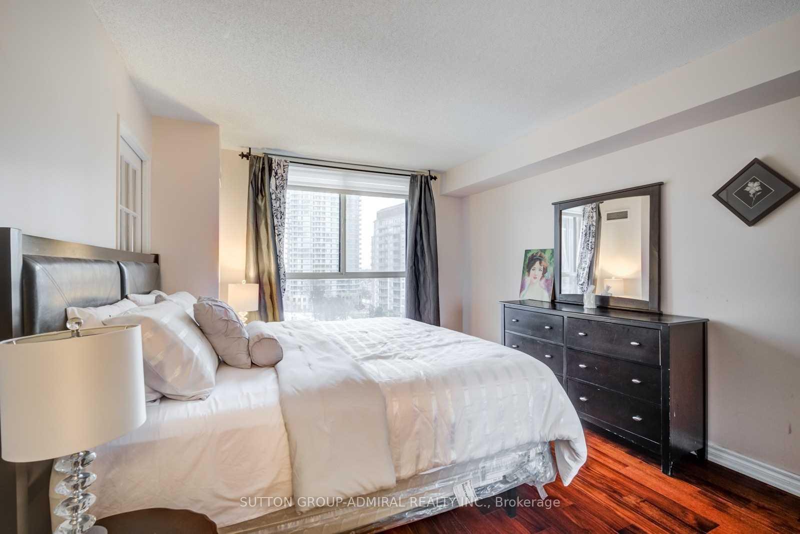 Photo 11 of Unit 807, 5460 Yonge Street, North York, Willowdale West — HOMEH