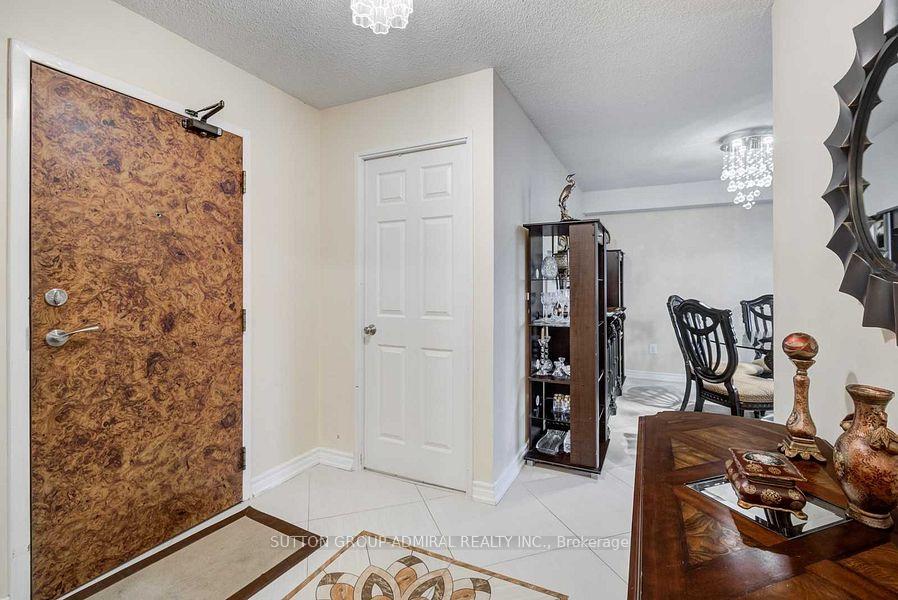 Photo 14 of Unit 807, 5460 Yonge Street, North York, Willowdale West — HOMEH