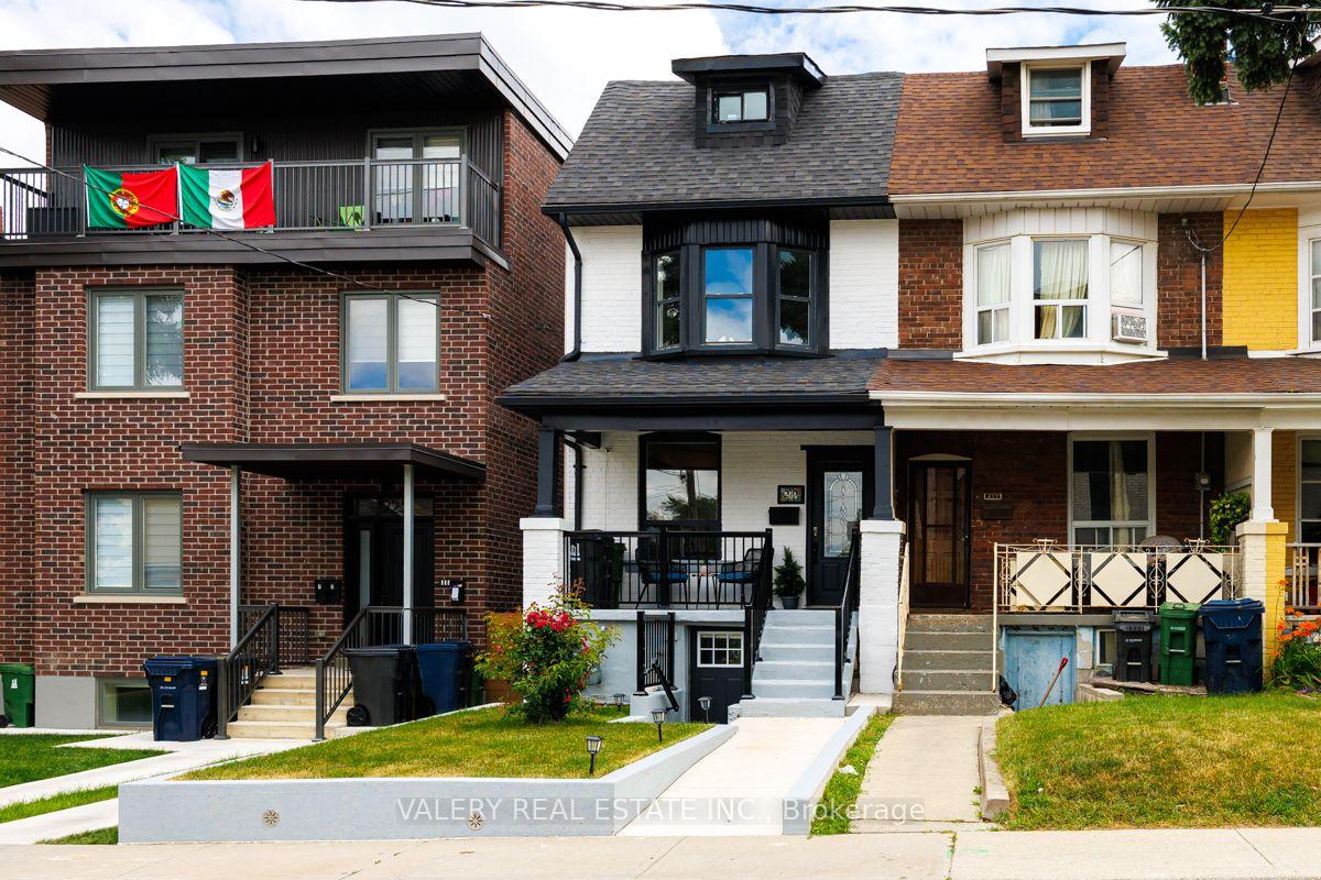 Photo 1 of Unit Upper, 219 Mcroberts Avenue, Toronto, Corso Italia-Davenport — HOMEH