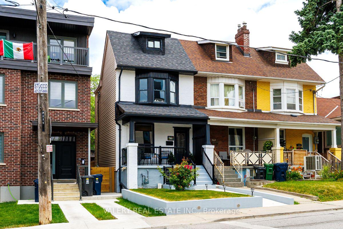 Photo 2 of Unit Upper, 219 Mcroberts Avenue, Toronto, Corso Italia-Davenport — HOMEH