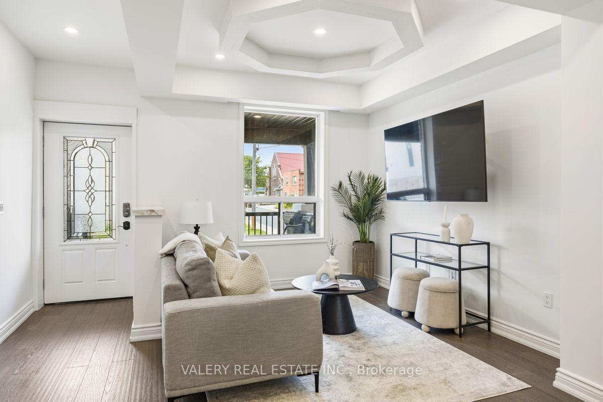 Photo 5 of Unit Upper, 219 Mcroberts Avenue, Toronto, Corso Italia-Davenport — HOMEH