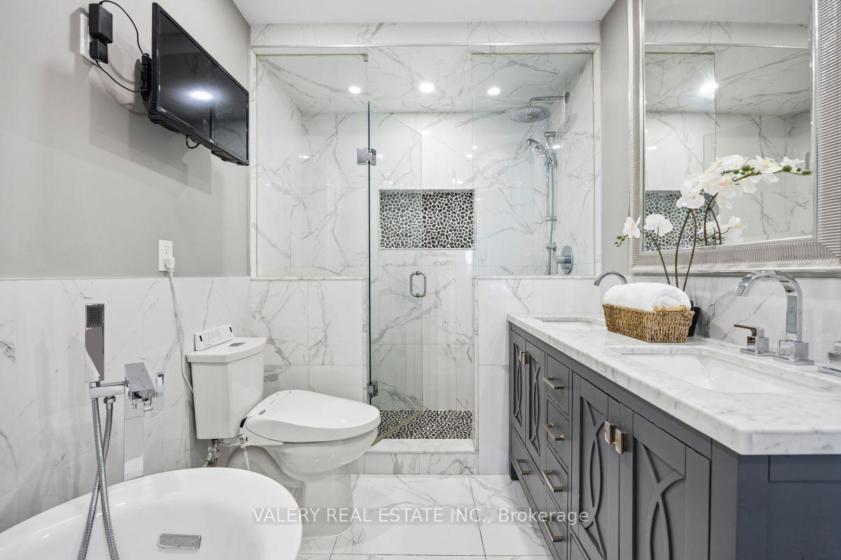 Photo 18 of Unit Upper, 219 Mcroberts Avenue, Toronto, Corso Italia-Davenport — HOMEH