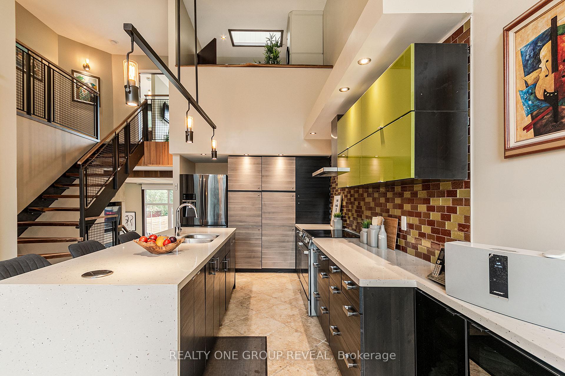 Photo 3 of 20 Gradwell Drive, Scarborough, Cliffcrest — HOMEH