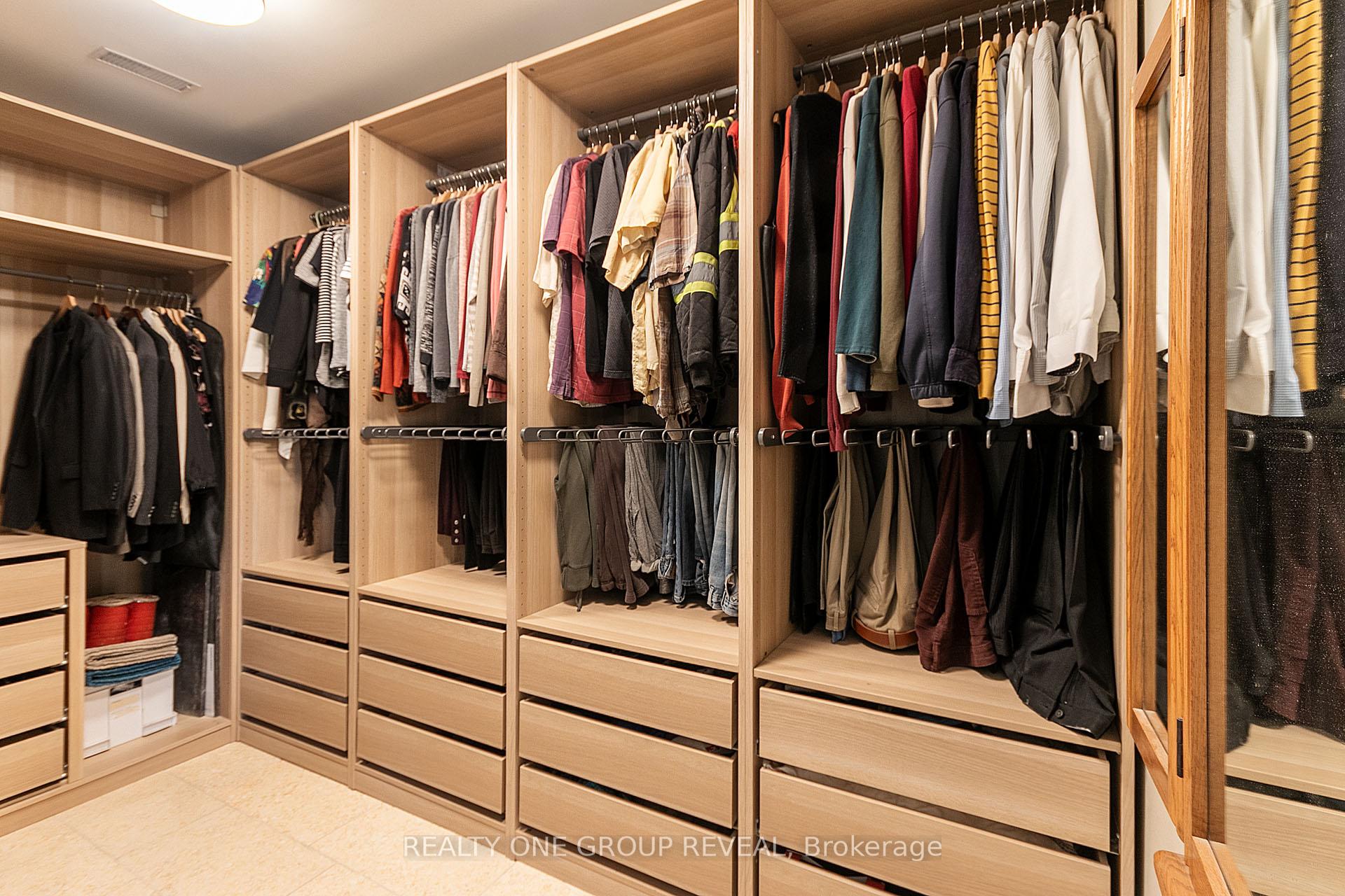 Photo 14 of 20 Gradwell Drive, Scarborough, Cliffcrest — HOMEH