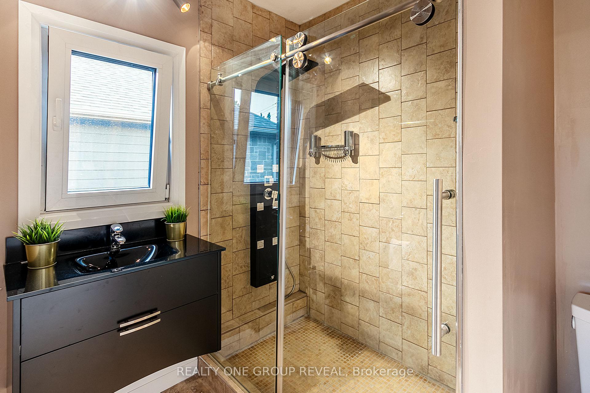 Photo 16 of 20 Gradwell Drive, Scarborough, Cliffcrest — HOMEH